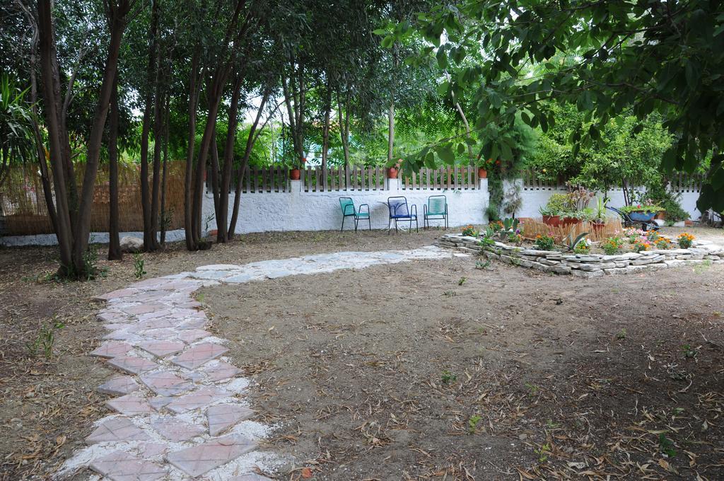 Apartamento Vicky'S Garden Kalamákion Exterior foto