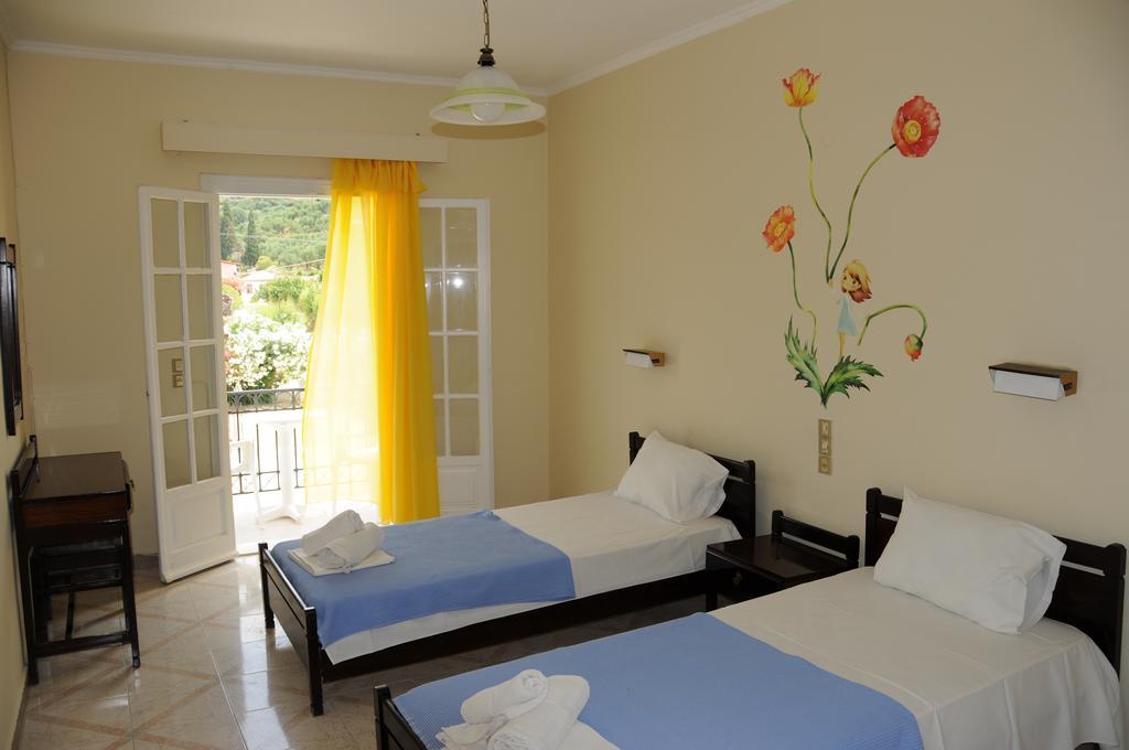 Apartamento Vicky'S Garden Kalamákion Exterior foto