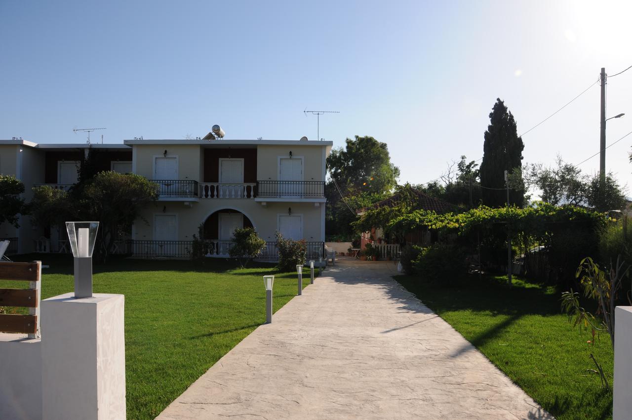 Apartamento Vicky'S Garden Kalamákion Exterior foto